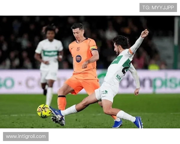 莱万多夫斯基本赛季状态回暖，进攻端表现稳健