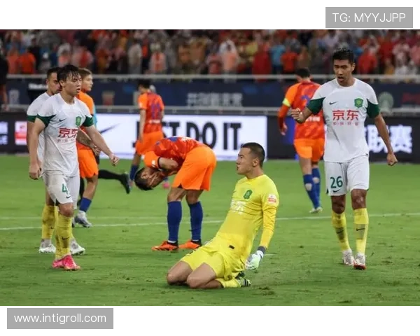 国安陷入技战术争议：豪门地位与下滑危机引发球迷激烈讨论